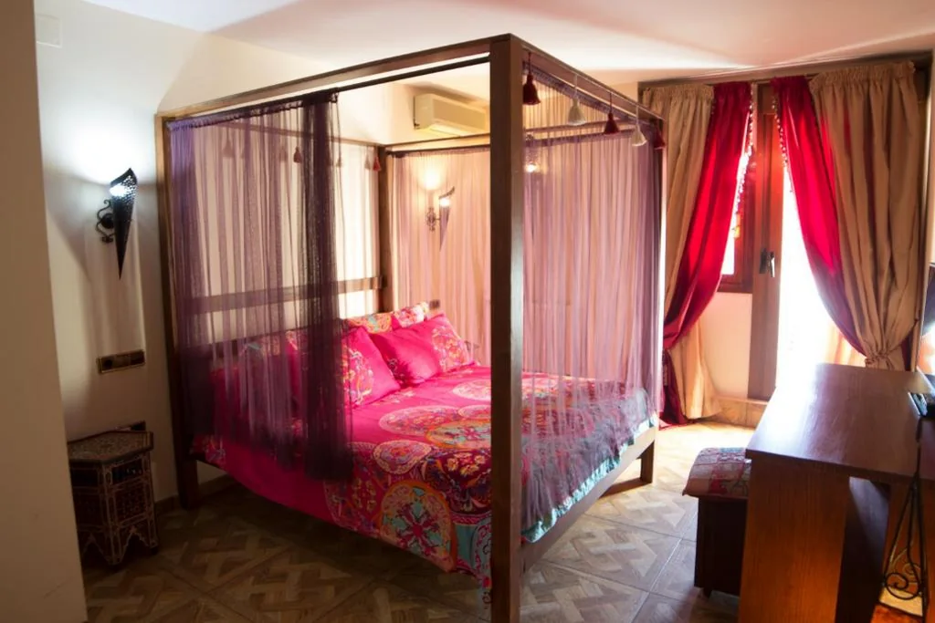 Themen-Suite — Hostal Mont Royal