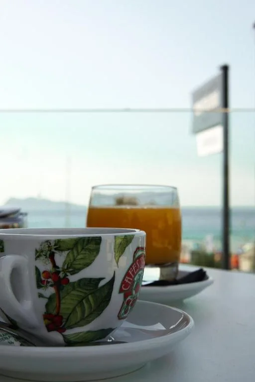Deluxe Double Room with Balcony and Sea View with Private Bathroom — Hostal Montevideo Camino De Santiago & Beachfront