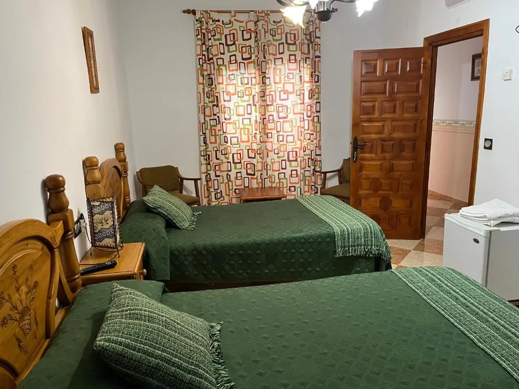 Doppelzimmer – 2 Einzelbetten — Hostal Moraima