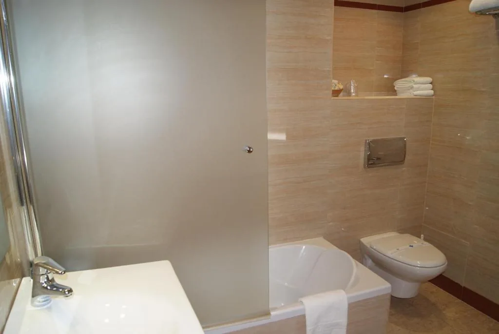 Camera Quadrupla — Hostal Moreno