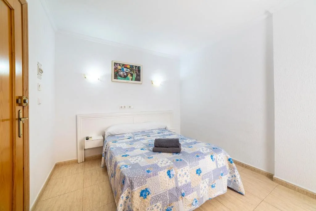 Deluxe-Doppelzimmer mit Dusche — Hostal Moya