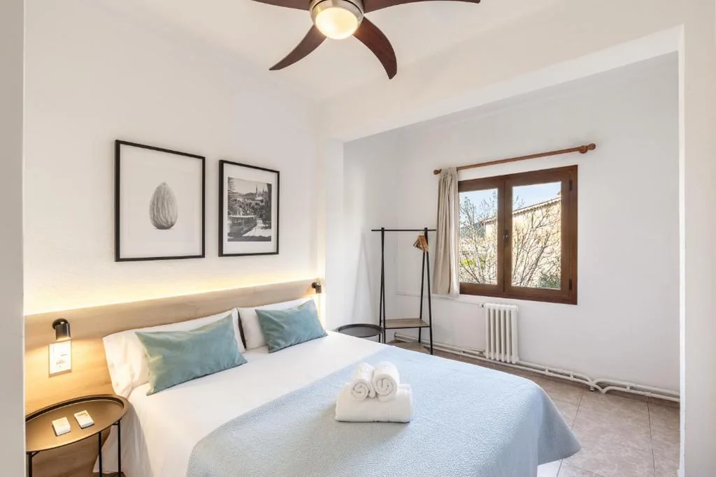 Habitación Doble Estándar — Hostal Nadal