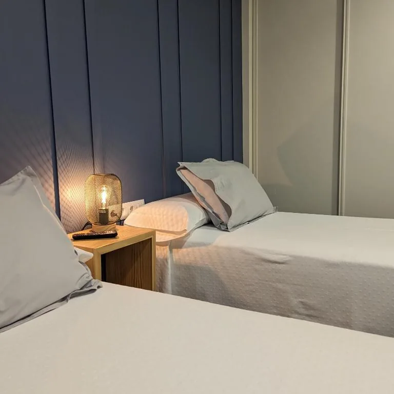 Quarto Duplo com Vista Jardim — Hostal Náutico de Razo