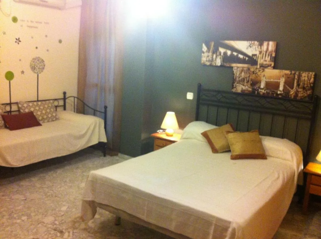 Habitación Doble - 1 o 2 camas — Hostal Neptuno