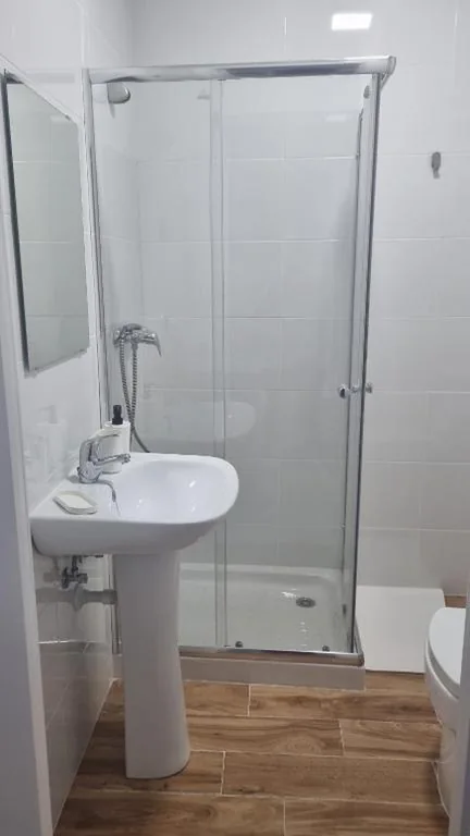 Habitación Doble - 1 o 2 camas — Hostal Nerjasol