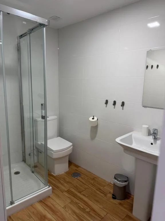 Habitación Triple — Hostal Nerjasol