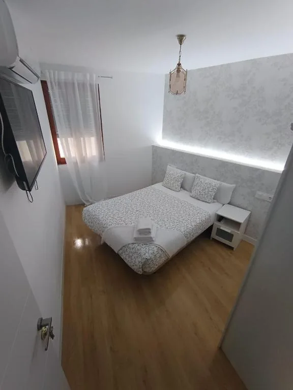 Camera doppia piccola con bagno in comune — Hostal New Dream Madrid