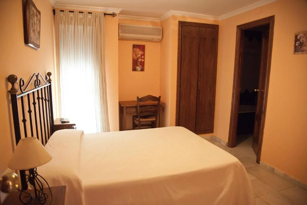 Habitación Individual — Hostal Niza