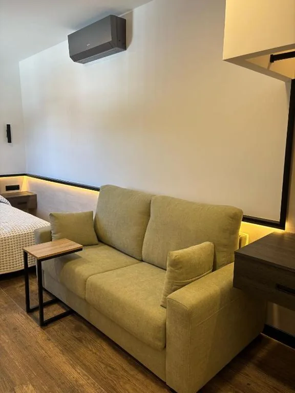 Estudio Doble Deluxe — Hostal Noli