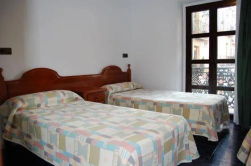 Habitación Doble - 2 camas — Hostal Noria