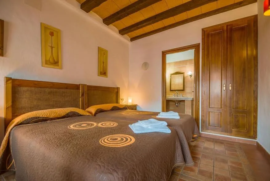 Habitación Doble - 2 camas — Hostal Nuevo Milán I