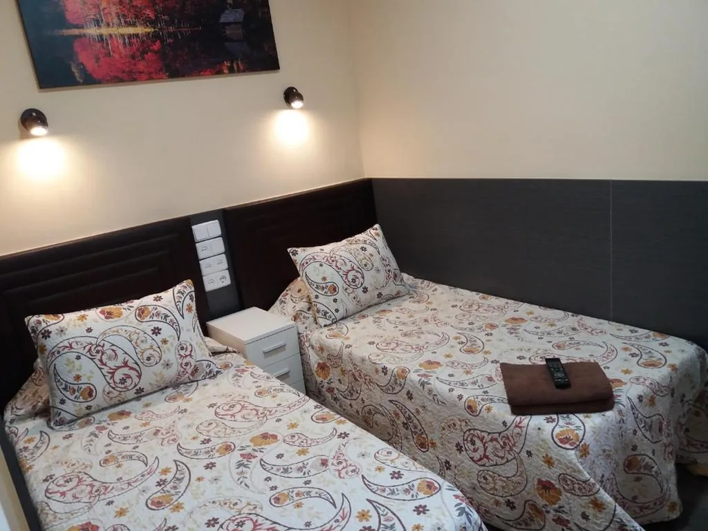 Camera Doppia con bagno in comune - 2 letti — Hostal Numancia