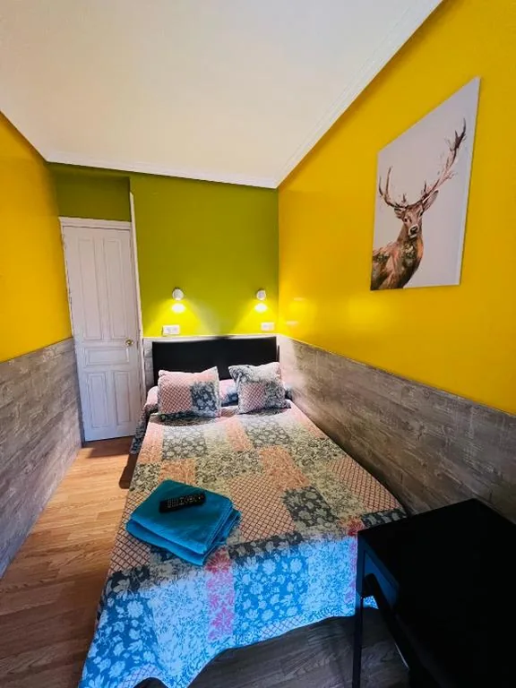 Camera Doppia con bagno in comune — Hostal Numancia