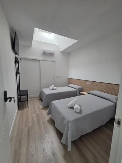 Hostal NV Palacio Congresos — foto 10