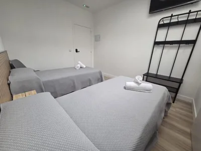 Hostal NV Palacio Congresos — foto 11