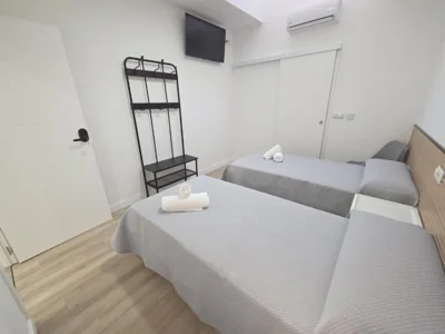 Hostal NV Palacio Congresos — foto 12