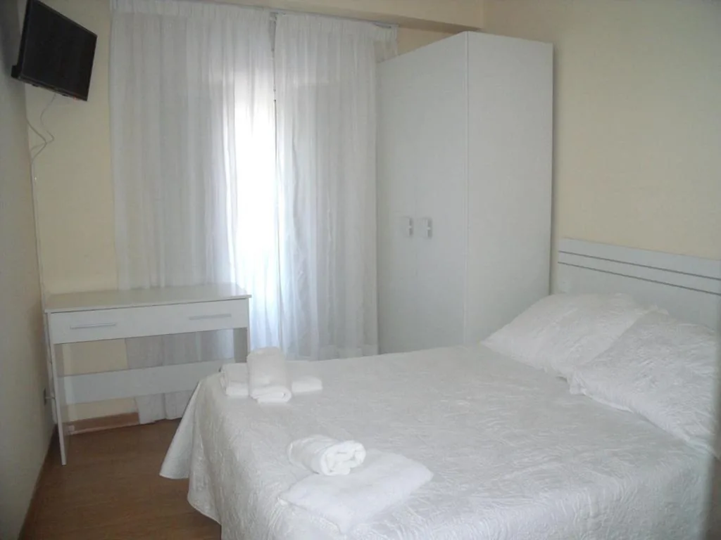 Small Double Room — Hostal O Patron