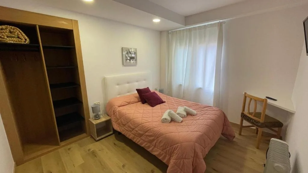 Doppelzimmer – 1 oder 2 Betten — Hostal O Pincho