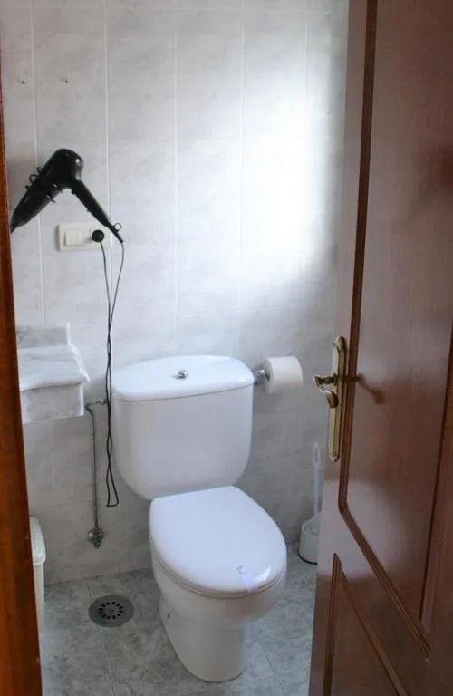 Doppelzimmer – 2 Betten — Hostal O Portiño