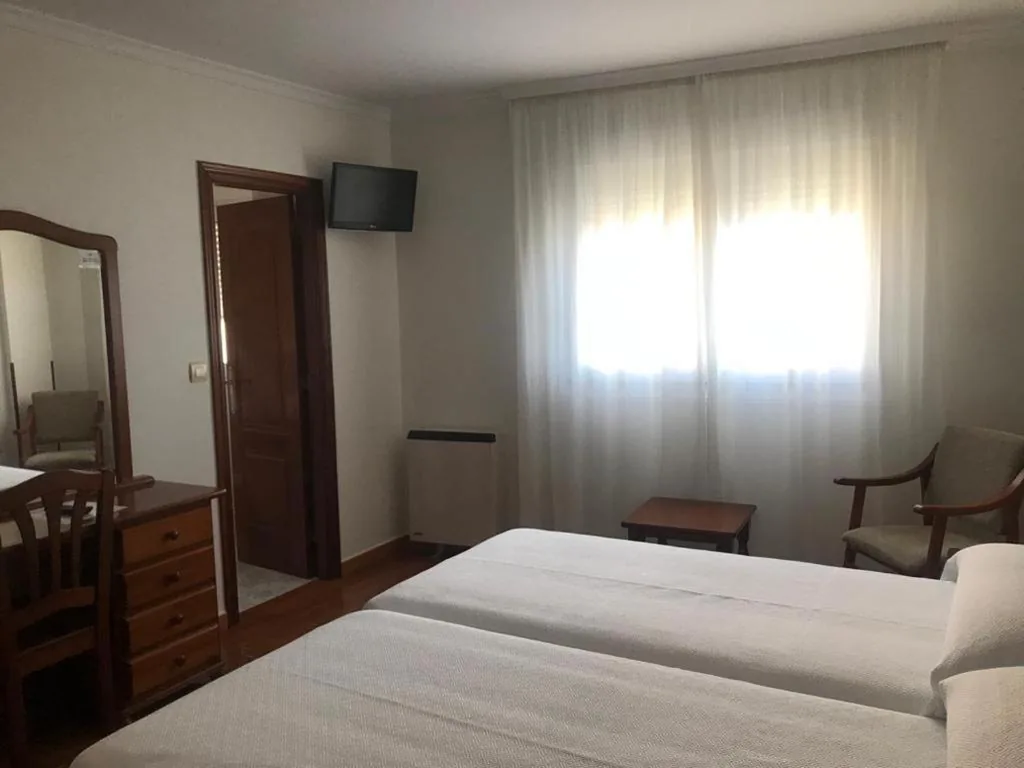 Standard-Doppelzimmer mit Meerblick – 2 Betten — Hostal O Portiño