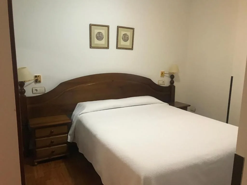 Doppelzimmer — Hostal O Portiño