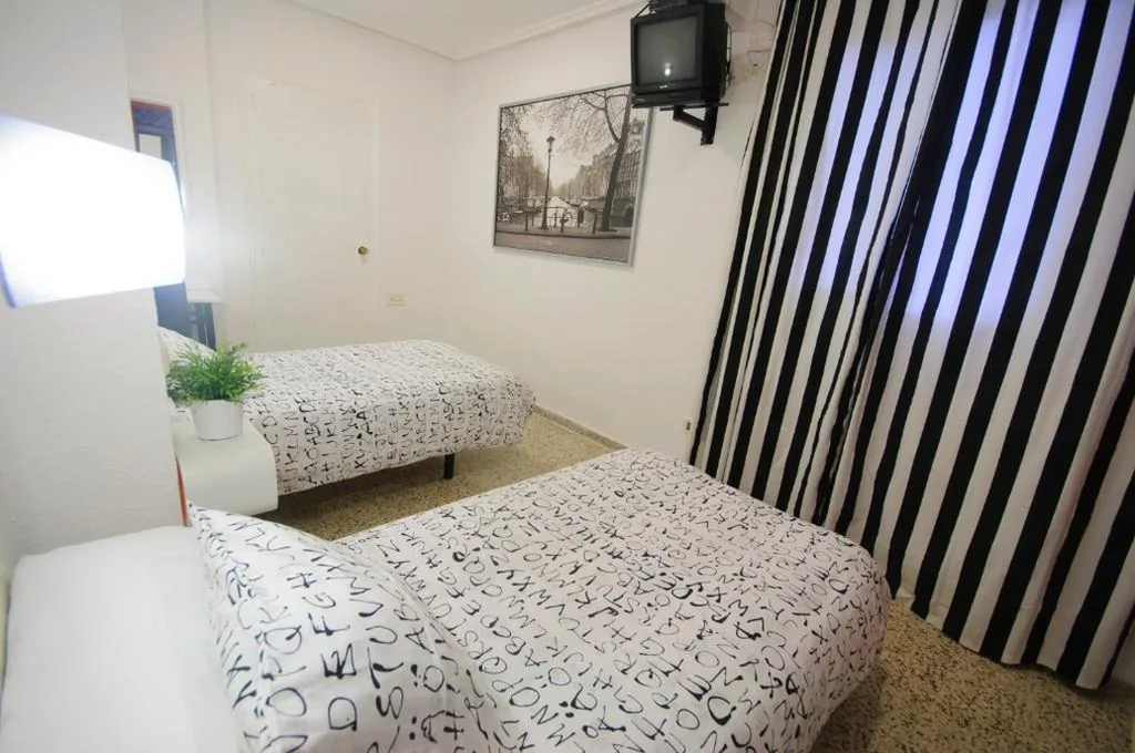 ダブルルーム（ベッド1台または2台） — Hostal On Dormire Valencia