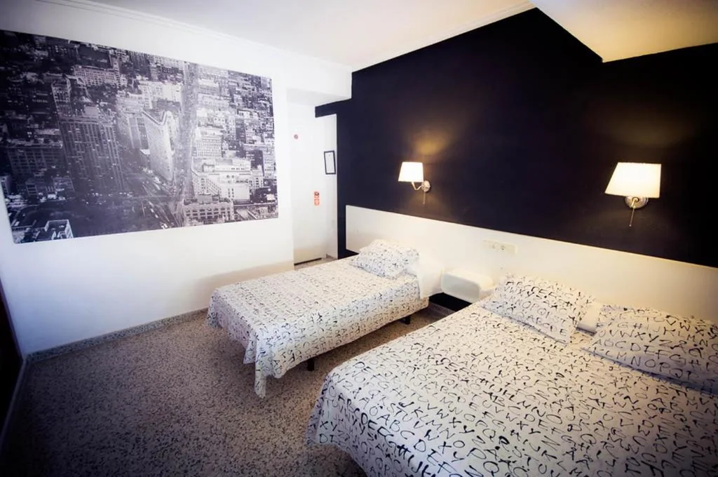 エキストラベッド付きダブルルーム — Hostal On Dormire Valencia