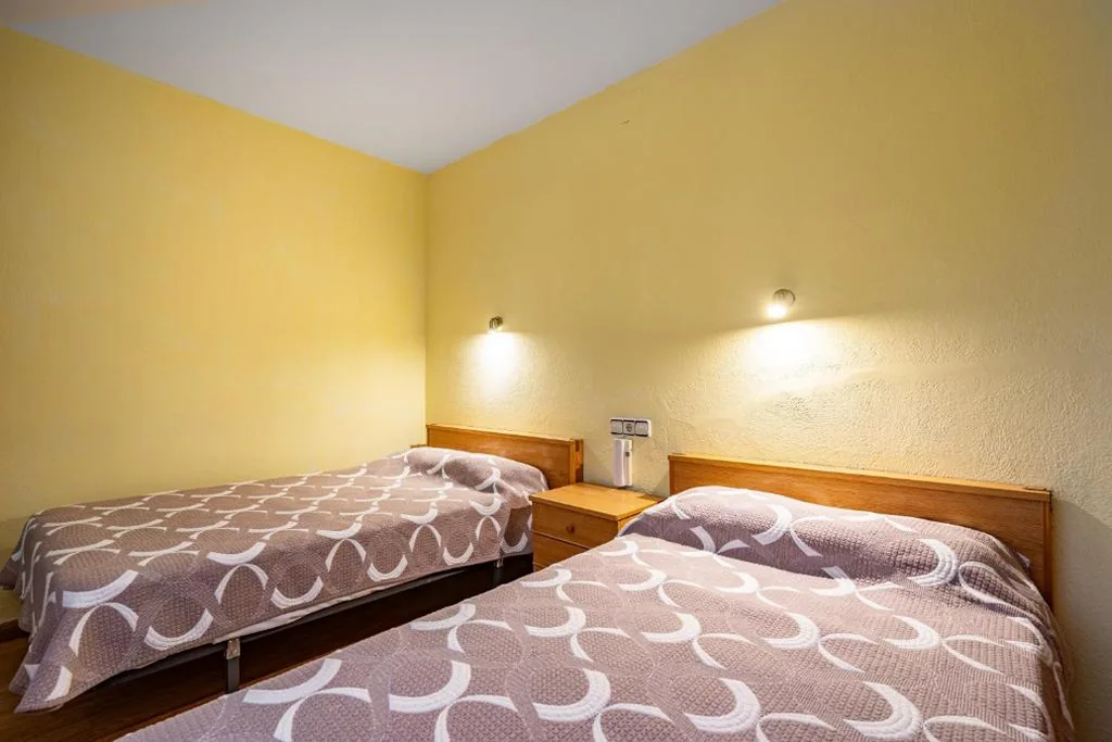 Camera Singola con vasca — Hostal Oria