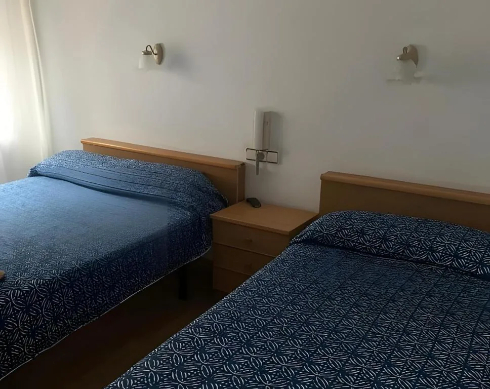Camera Singola con vasca — Hostal Oria