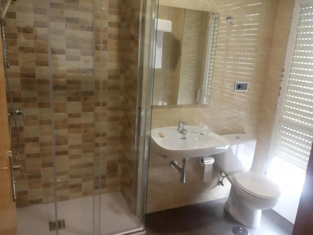 Habitación Triple — Hostal Outarelo