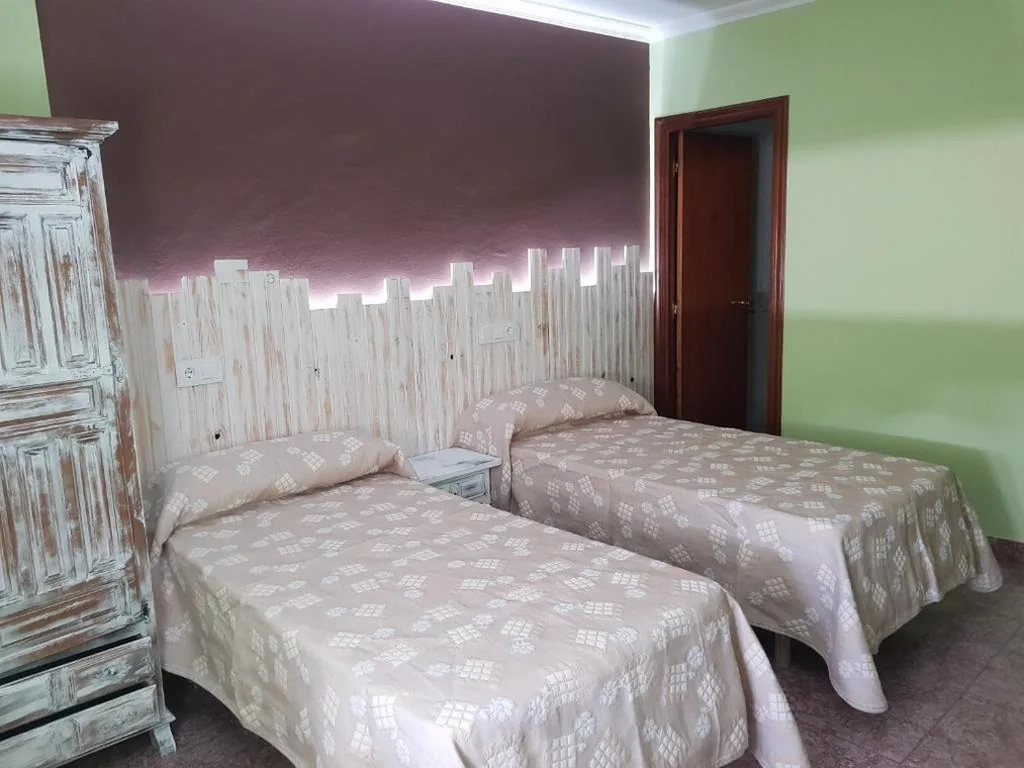 Habitación Doble - 2 camas — Hostal Pabellón
