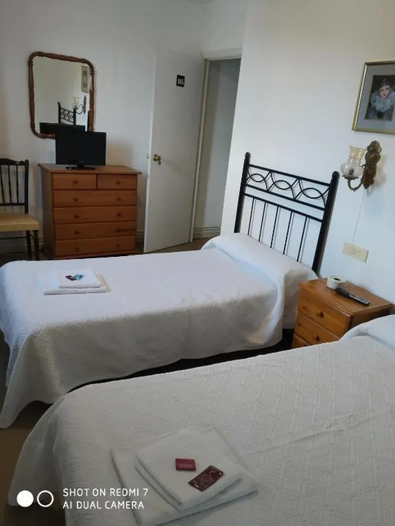Doppelzimmer mit 2 Betten — Hostal padornelo