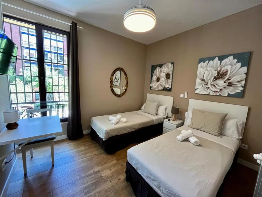 Tweepersoonskamer met 2 bedden — Hostal Palacete de la Almudayna