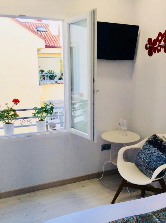 Doppelzimmer mit eigenem Bad — Hostal Palacio Luna