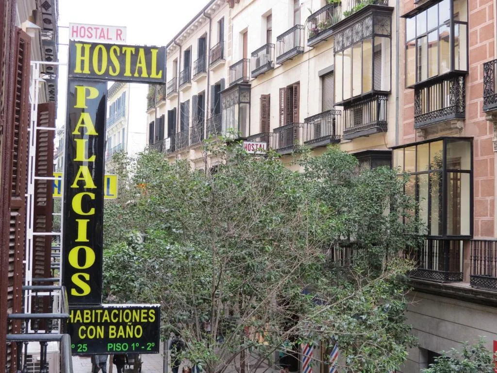 Habitación Individual Económica con baño compartido — Hostal Palacios Fuencarral