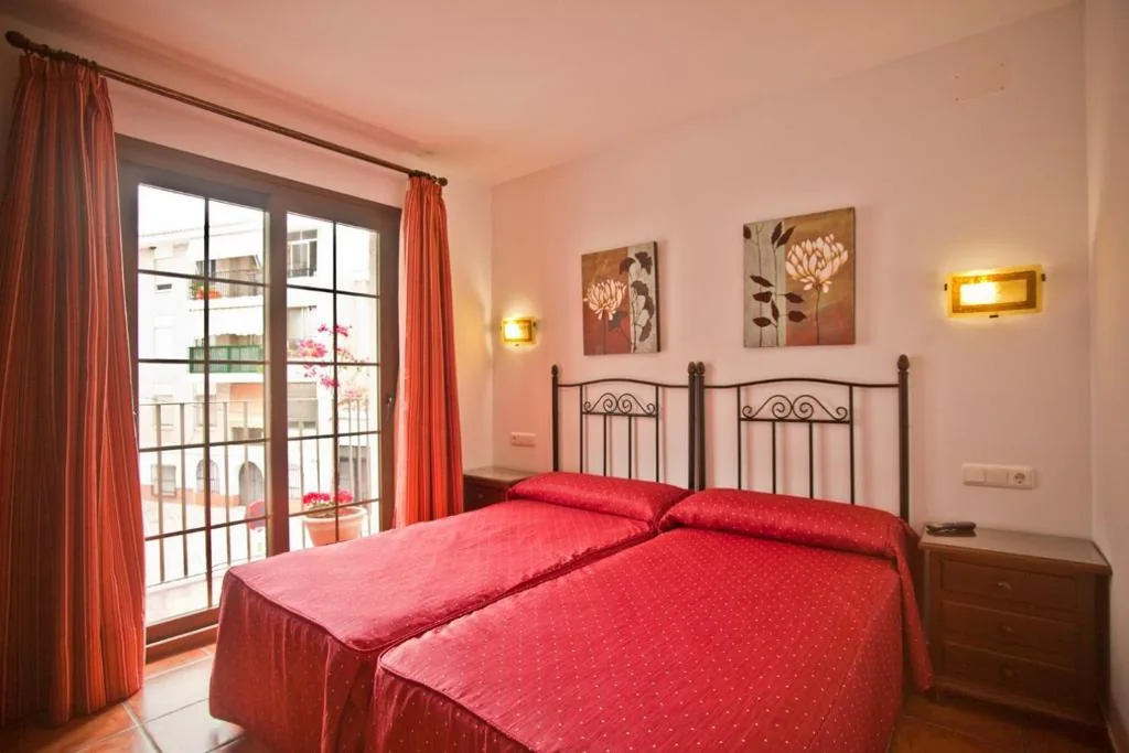 Camera Doppia con balcone - 1 o 2 letti — Hostal Palomares
