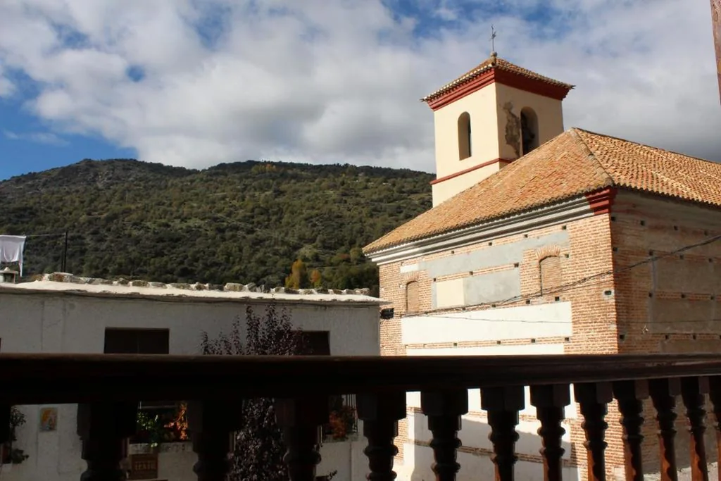 Double Room - 1 or 2 Beds — Hostal Pampaneira