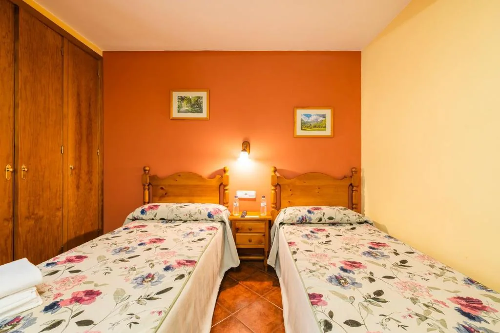 Habitación Doble - 2 camas — Hostal Pañart
