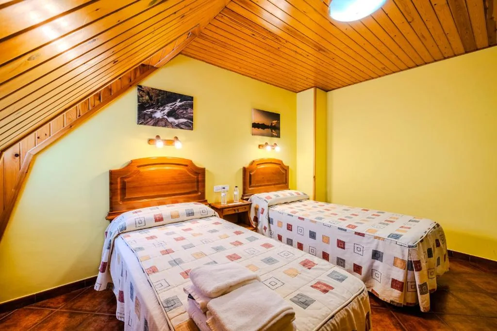 Habitación Doble - 2 camas — Hostal Pañart
