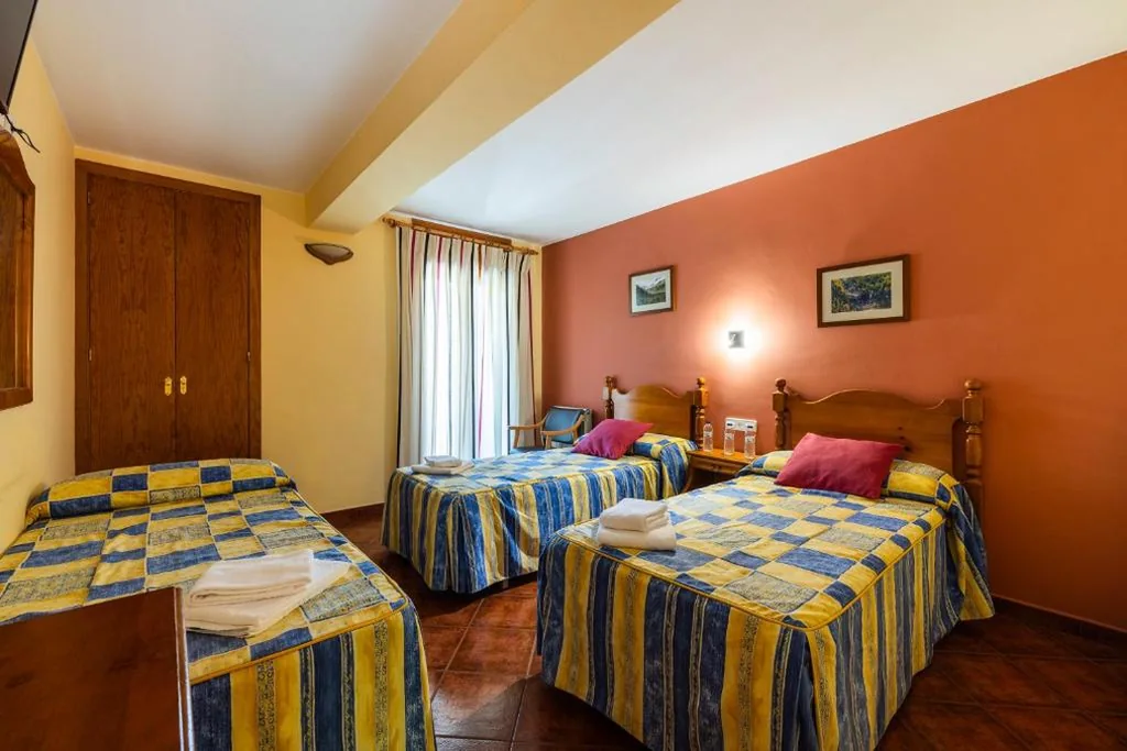 Habitación Triple — Hostal Pañart