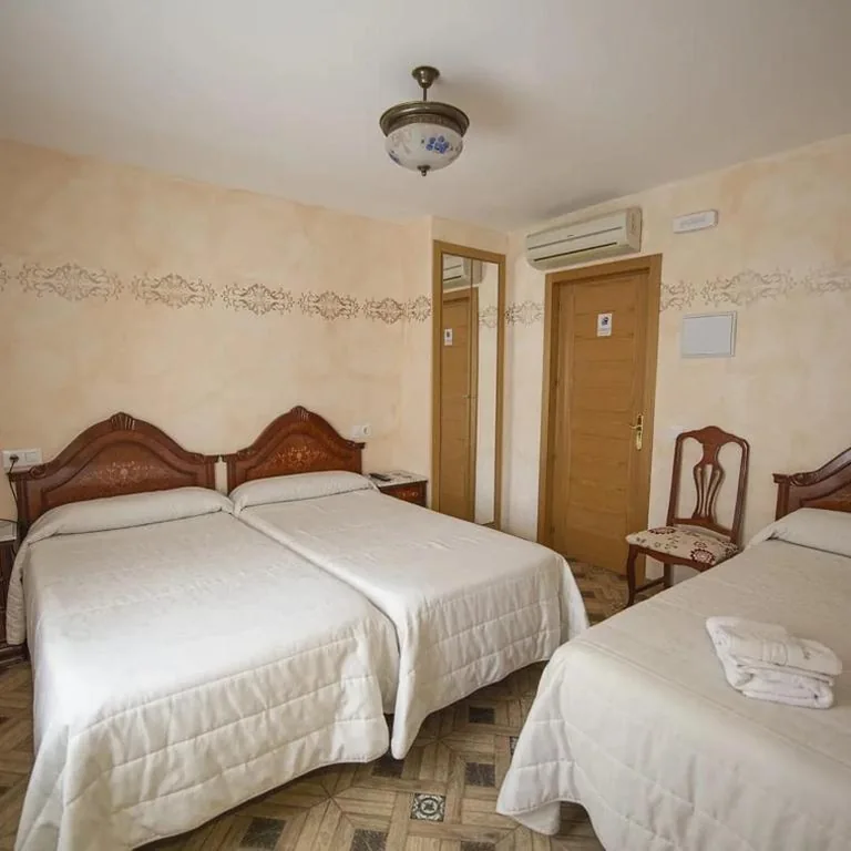 Camera Tripla — Hostal Paquita
