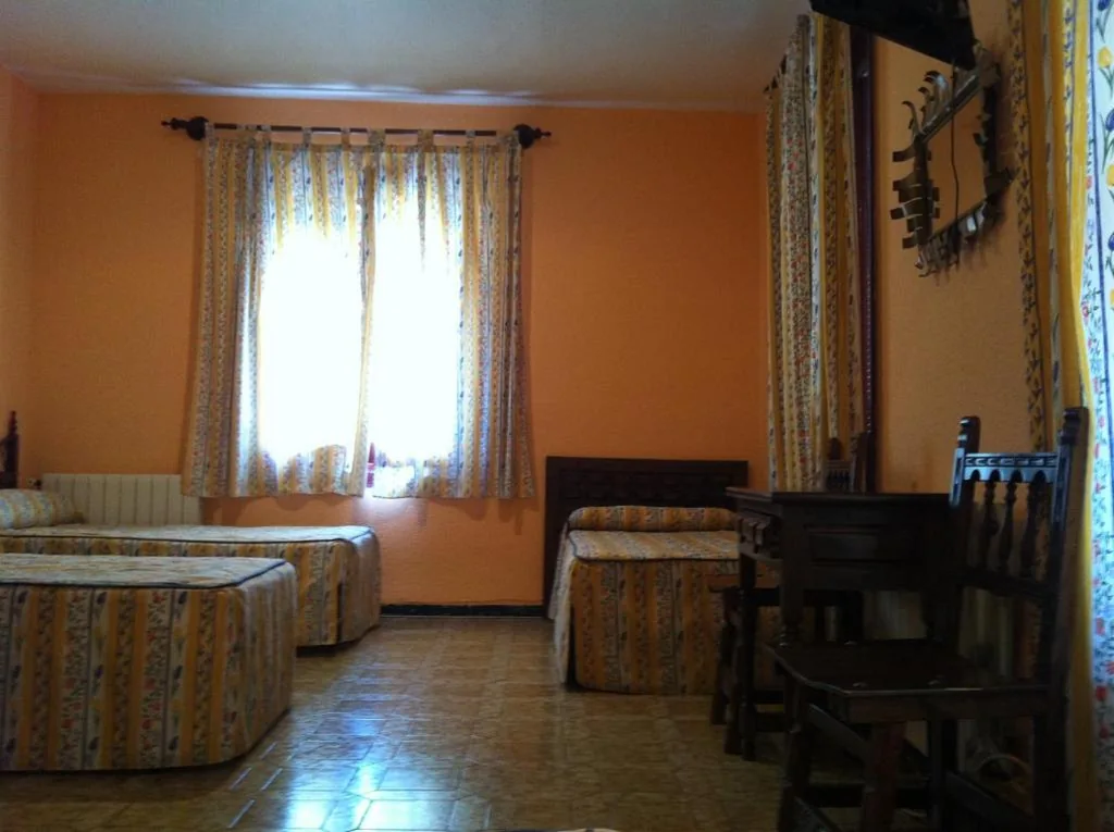 Habitación cuádruple — Hostal Paracuellos