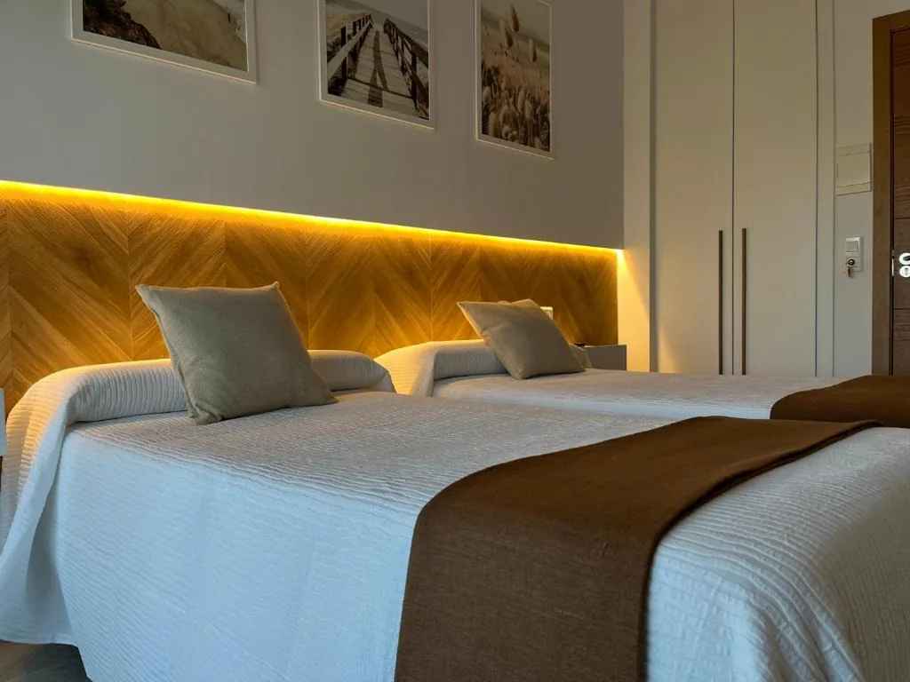 Doppelzimmer mit Terrasse – 2 Betten — Hostal Parador de los Llanos