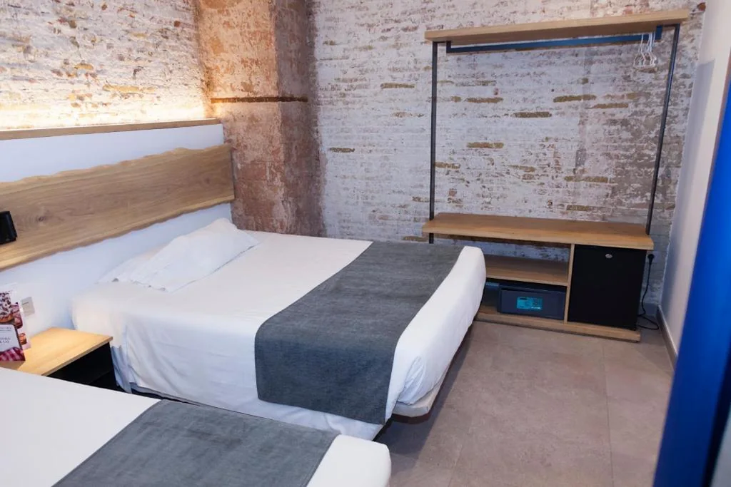 4人部屋 — Hostal Paris