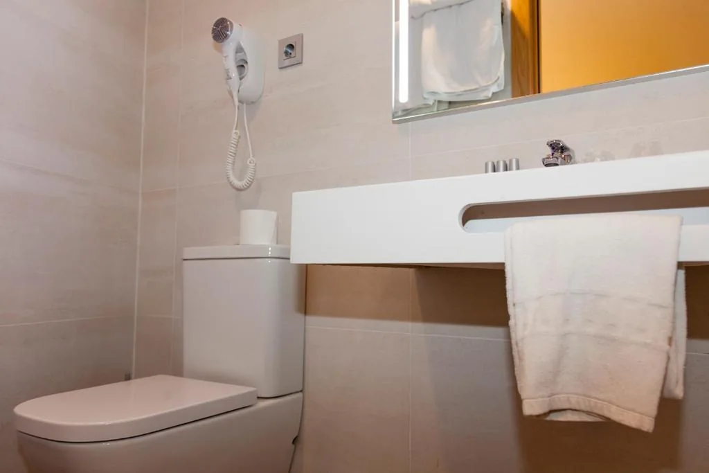 専用バスルーム付きシングルルーム — Hostal Paris