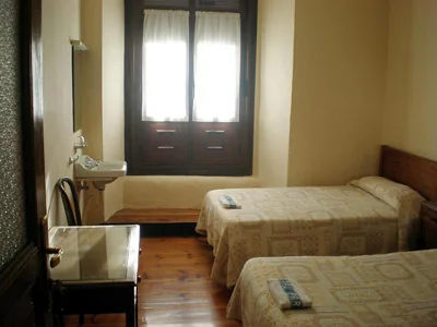 Hostal Paris — photo 9