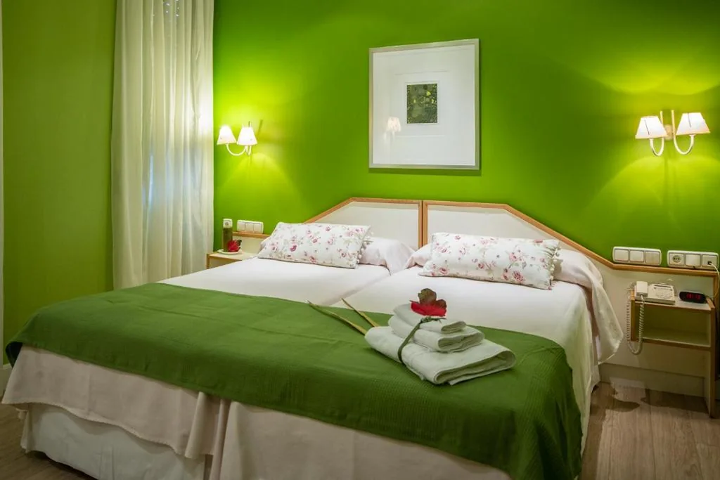 Chambre double - 2 lits — Hostal Paris