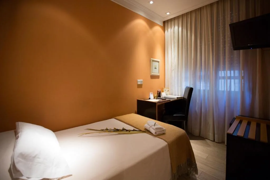 Chambre individuelle — Hostal Paris