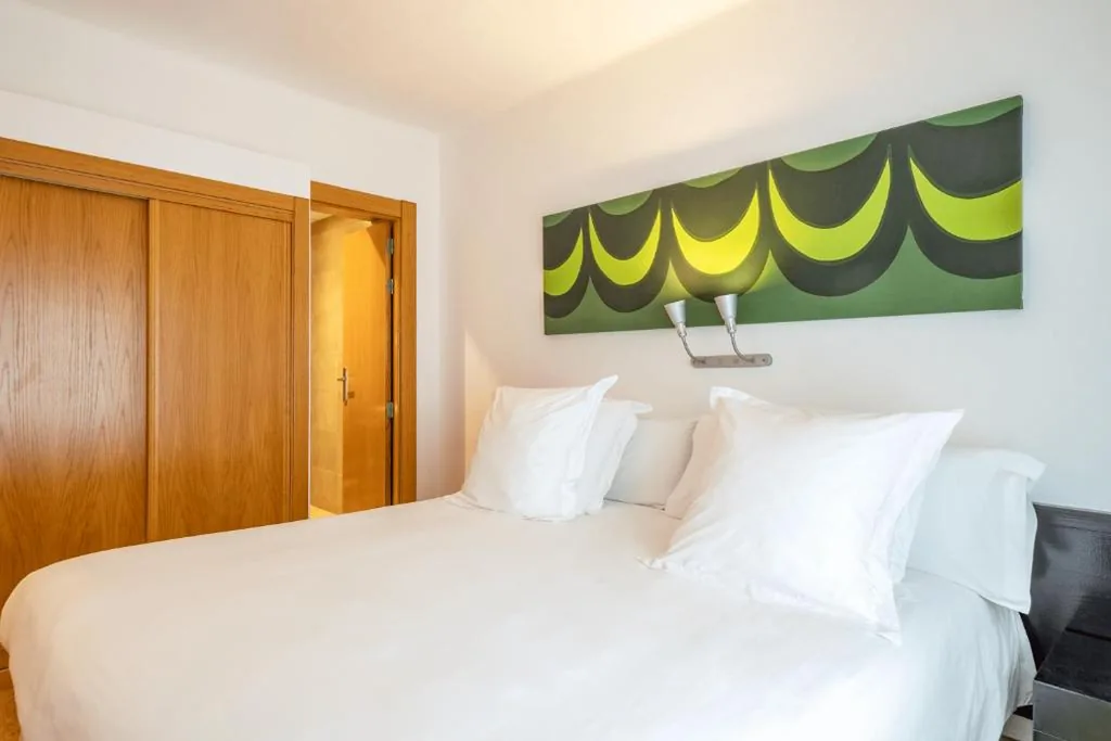 Habitación Doble Estándar — Hostal Parque Ibiza