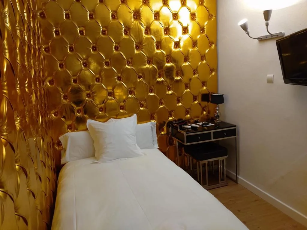 Habitación Individual sin vistas y baño externo — Hostal Parque Ibiza